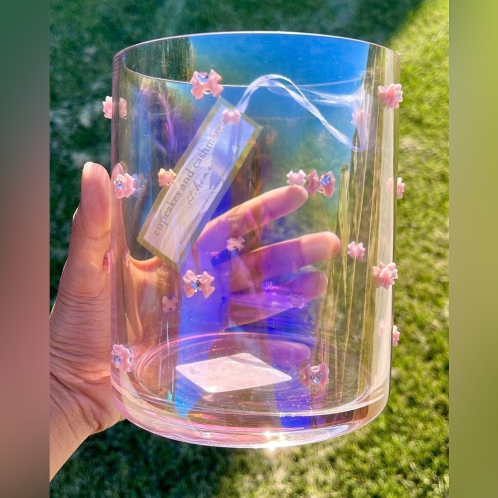 Viral Bow Vase